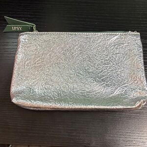 💍 2 for 12 💍 Ipsy Metallic Silver Makeup Pouch